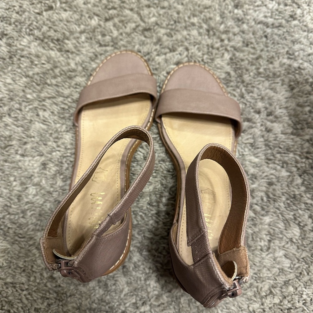 Women’s shoes